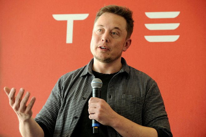 Elon Musk je ustvaril Teslo, Spacex, Starlink in še marsikaj, zdaj hoče kupiti Twitter. FOTO: James Glover/Reuters
