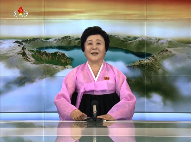 Ri Čun He je leta 2017&nbsp;vzneseno poročala tudi o uspešnem severnokorejskem poskusu s hidrogensko bombo.&nbsp;FOTO: AFP/KCTV
