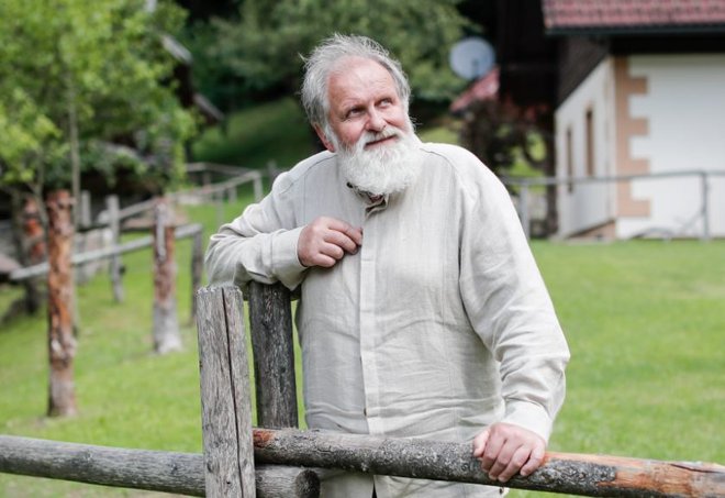 Ko ljudje prihajajo k njemu, ne potrebujejo, da jim soli pamet. Potrebujejo samo sočutje, pravi Karel Gržan. FOTO: Uroš Hočevar
