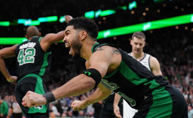 Jayson Tatum se je takole veselil zmagovitega koša. FOTO: David Butler Ii/Usa Today Sports
