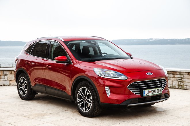 V kategorijo elektrificiranih vozil spadajo čisto vsi avtomobili, ki jim na neki način pri pogonu pomaga elektrika. FOTO:&nbsp;Ford Kuga
