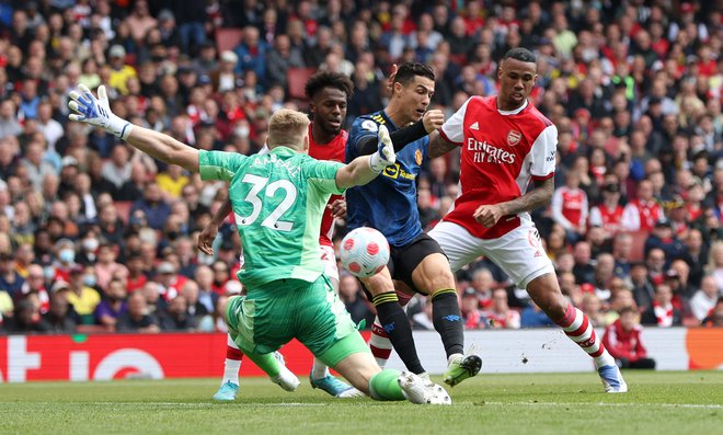 Cristiano Ronaldo je znižal zaostanek Manchester Uniteda na 1:2. FOTO: Paul Childs/Reuters
