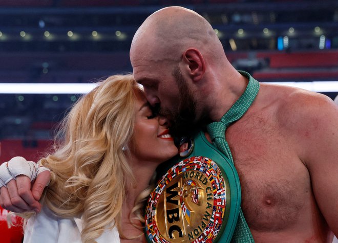 Tyson Fury je svoji ženi Paris Fury obljubil, da ne bo več boksal. FOTO: Andrew Couldridge/Reuters
