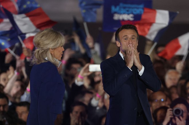 Emmanuel Macron se kot predsednik Francije, že pet let vpet v globalno dogajanje, sprašuje o novem svetu in (ne)uspešno ponuja odgovore. FOTO:&nbsp;Thomas Coex/Afp
