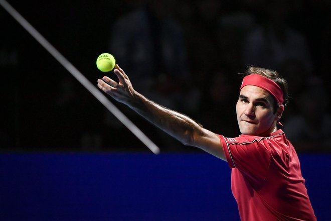 Roger Federer (na fotografiji) med finalnim dvobojem z Avstralcem Alexom De Minaurom v Baslu leta 2019.&nbsp;FOTO: Fabrice Coffrini/AFP
