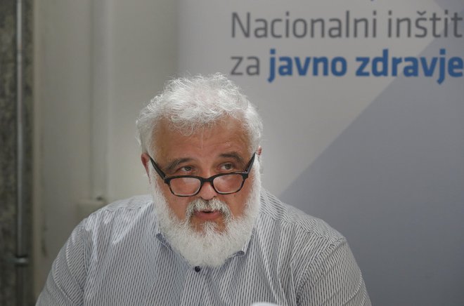 Milan Krek pravi, da ob prihodu Janševe vlade&nbsp;ni bil strankarsko opredeljen in da ni bil politično kadrovan. FOTO: Blaž Samec/Delo
