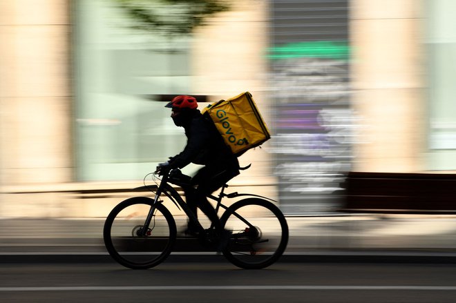 Ranljivost prekarnih delavcev je postala očitna ob izbruhu pandemije covida-19. FOTO:&nbsp;Gabriel Bouys/AFP
