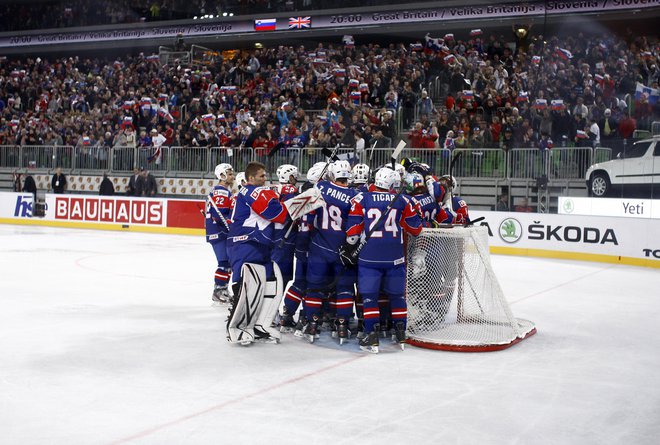 Spet je čas za polno dvorano na tekmi slovenske hokejske reprezentance. FOTO: Aleš Černivec
