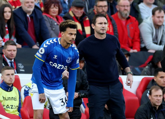 Frank Lampard (desno; ob njem Dele Alli) je kot trener Evertona pred zahtevno nalogo proti Chelseaju, kjer uživa ugled klubske legende. FOTO:&nbsp;Phil Noble/Reuters
