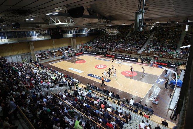 Košarkarji Cedevite Olimpije so v tej sezoni uspeli napolniti tako dvorano Stožice kot tudi legendarni Tivoli.&nbsp;FOTO: Cedevita Olimpija
