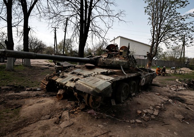 Boji na vzhodu Ukrajine se nadaljujejo. FOTO:&nbsp;Zohra Bensemra/Reuters
