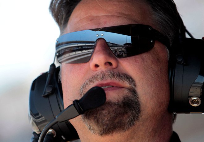 Michael Andretti spremlja kvalifikacije za dirko Indianapolis&nbsp;maja 2012. FOTO: John Sommers Ii/Reuters
