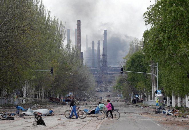 Rusija bo omogočila evakuacijo civilistov. FOTO: Alexander Ermochenko/Reuters
