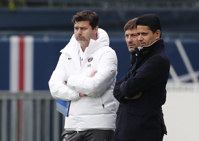 Trener PSG Mauricio Pochettino, športni direktor Leonardo in predsednik kluba Nasser Al-Khelaifi. FOTO: Benoit Tessier/Reuters
