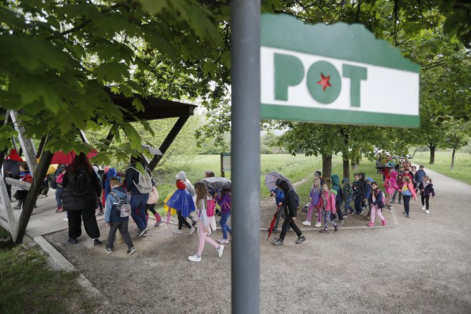 Po epidemiji je tradicionalni pohod ob žici spet zaživel. FOTOGRAFIJE:&nbsp;Leon Vidic/Delo&nbsp;
