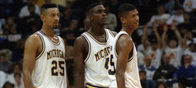 Poznejši zvezdniki lige NBA Juwan Howard, Chris Webber in Jalen Rose (z leve) so poraženi zapustili Slovenijo. FOTO: Michigan University
