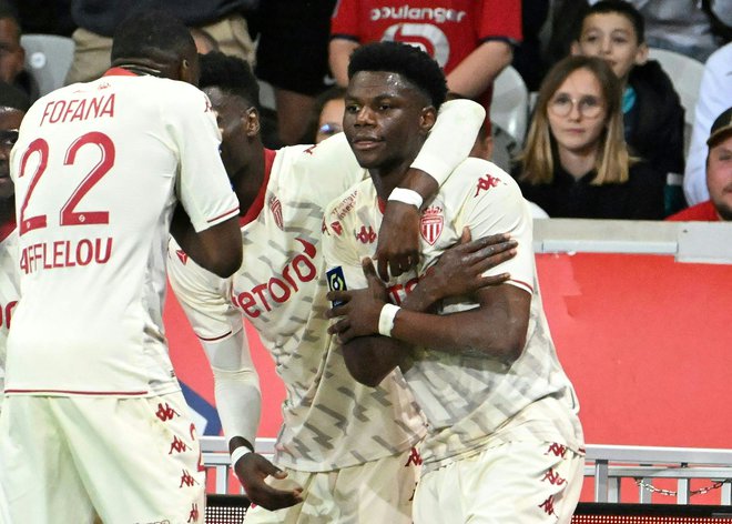 Aurelien Tchouameni (desno)&nbsp;proslavlja po zadetku na štadionu&nbsp;Pierra Mauroya.&nbsp;FOTO: Denis Charlet/AFP
