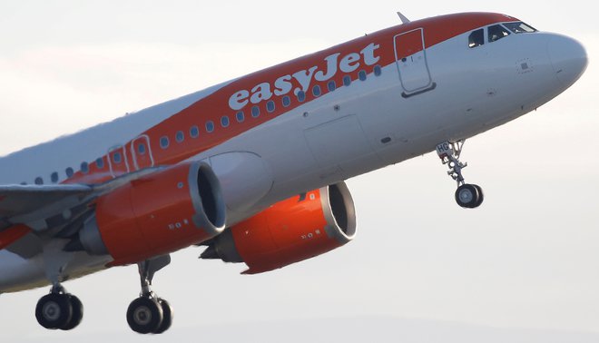 Tudi EasyJet se sooča s pomanjkanjem osebja, pri čemer se poskuša vrniti na raven poslovanja pred izbruhom pandemije. FOTO:&nbsp;Phil Noble/Reuters
