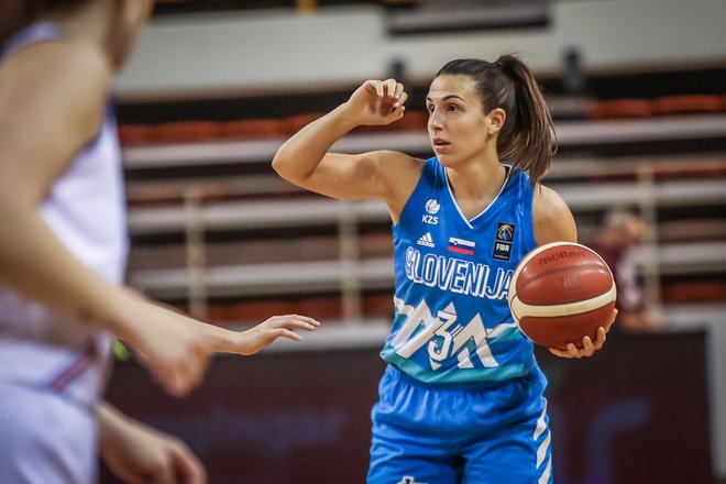 Teja Oblak je že dolgo udarni adut slovenske reprezentance in tudi vodilne češke ekipe.&nbsp;FOTO:&nbsp;FIBA
