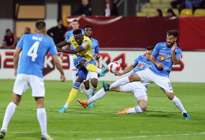 Gambijec Lamin Colley je v zaključnem delu sezone ključni mož koprskega moštva, ki je ujelo šampionsko fomo. FOTO: Blaž Samec
