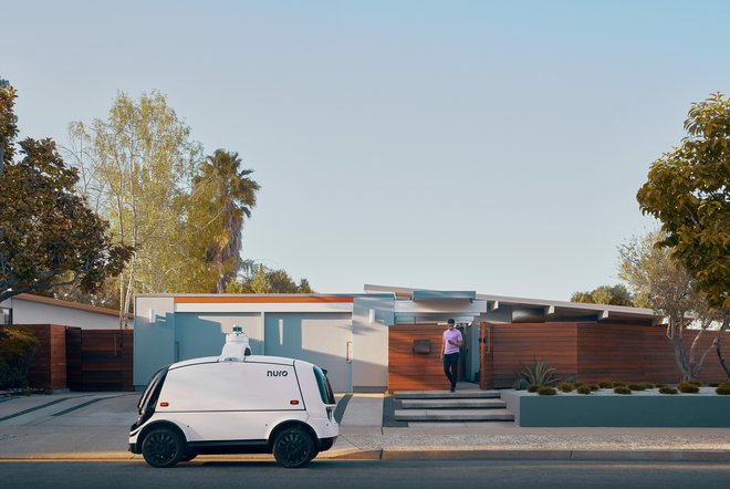 Beli samovozeči avtomobili v San Franciscu delujejo s pomočjo umetne inteligence in drugih izumov iz bližnje Silicijeve doline in univerze Stanford. Foto Nuro/Reuters
