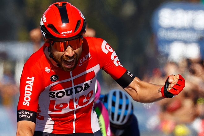 Thomas De Gendt se je veselil zmage v Neaplju. FOTO: Luca Bettini/AFP
