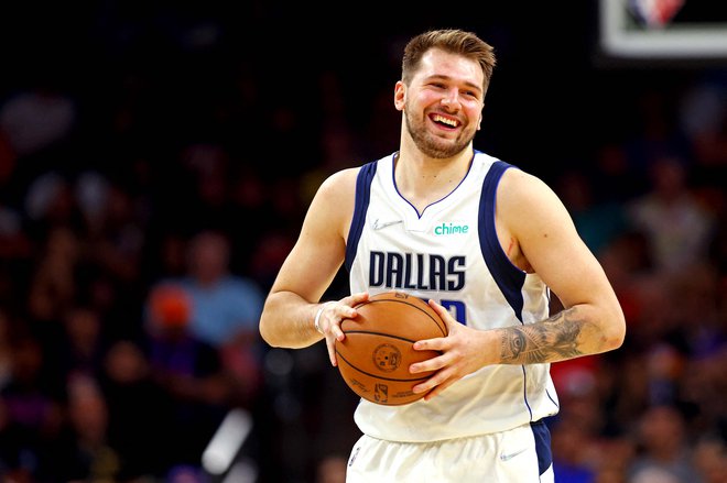 Luka Dončić je bil prvo ime dvoboja med favoriziranim Phoenixom in vse boljšim Dallasom. FOTO: Mark J. Rebilas/Usa Today Sports
