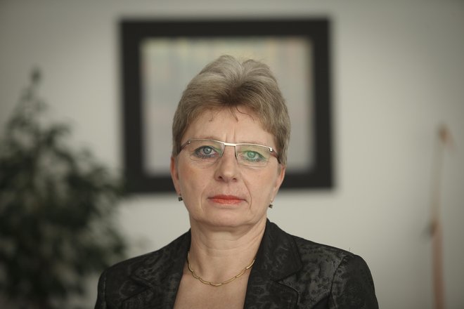 Irena Šinko je na Upravni enoti Murska Sobota višja svetovalka na oddelku za okolje in prostor. FOTO:&nbsp;Jože Suhadolnik/Delo
