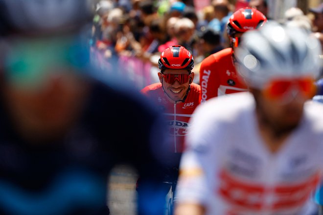 Caleb Ewan pred začetkom 6. etape med Palmijem in Scaleo v Kalabriji. FOTO: Luca Bettini/AFP
