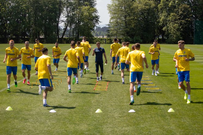 Trening ukrajinske nogometne reprezentance na Brdu. Foto Voranc Vogel
