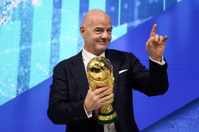 Gianni Infantino med nagovorom zbranih v Davosu. FOTO: Fabrice Coffrini/AFP
