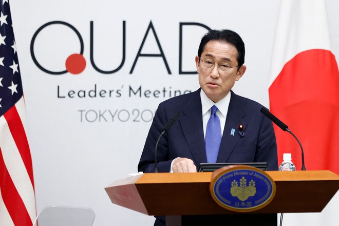 Japonski premier Fumio Kišida se je znašel na pragu velikega preobrata v vojaškem strateškem razmišljanju. FOTO: Kiyoshi Ota/AFP
