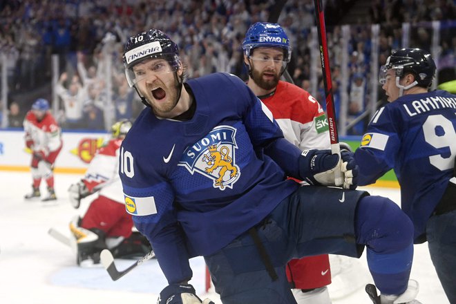 Finland&#39;s forward Joel Armia celebrates scoring the opening goal during the IIHF Ice Hockey World Championships preliminary round Group B match between Finland and Czech Republic in Tampere, on May 24, 2022. (Photo by Vesa Moilanen/Lehtikuva/AFP)/Finland OUT Foto Vesa Moilanen Afp
