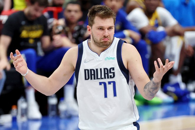 Luka Dončić po enem od zadetih košev. FOTO: Kevin Jairaj/Usa Today Sports
