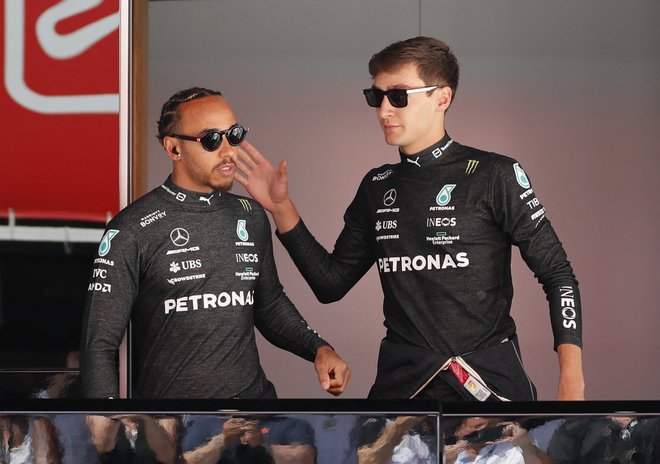 Lewis Hamilton in George Russell sta se izkazala v Barceloni. FOTO: Nacho Doce/Reuters
