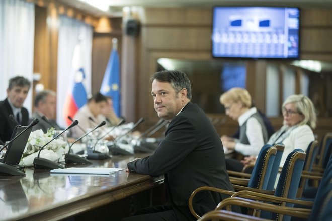 Matej Arčon je dobil podporo matičnega parlamentarnega odbora, da prevzame vodenje službe za Slovence v zamejstvu in po svetu. FOTO: Jure Eržen/Delo
