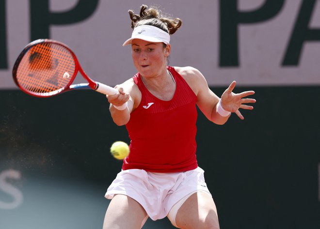 Tamara Zidanšek, lanska polfinalistka, se je letos poslovila v 3. kolu OP Francije. FOTO: Yves Herman/Reuters
