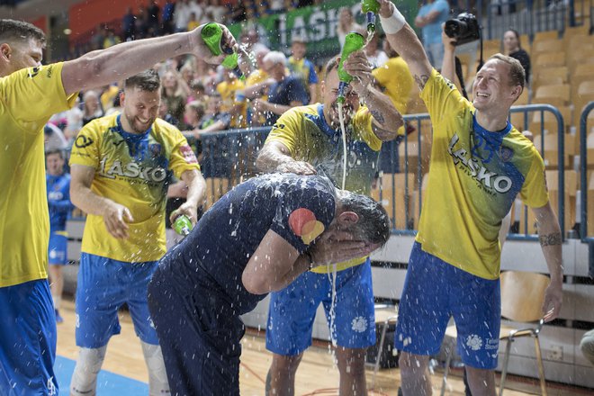 Celjski trener Alem Toskić je prejel hladno prho. FOTO: Jure Eržen
