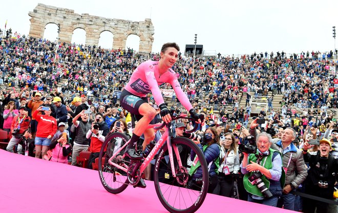 Jai Hindley je zapeljal zmagovalno vožnjo. FOTO: Jennifer Lorenzini/Reuters
