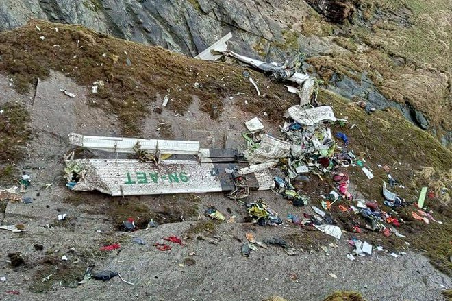 Nesreča letala družbe Tara Air. FOTO: Bishal Magar/AFP
