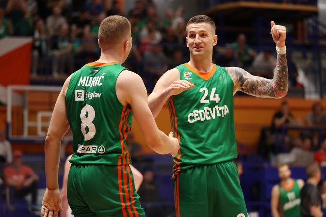 Olimpijinega centra Alena Omića (na fotografiji desno) so razglasili za najkoristnejšega igralca v finalu državnega prvenstva. FOTO: Cedevita Olimpija
