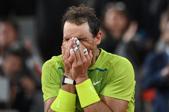 Rafael Nadal ni skrival veselja po zmagi nad Novakom Đokovićem. FOTO: Anne-Christine Poujoulat/AFP
