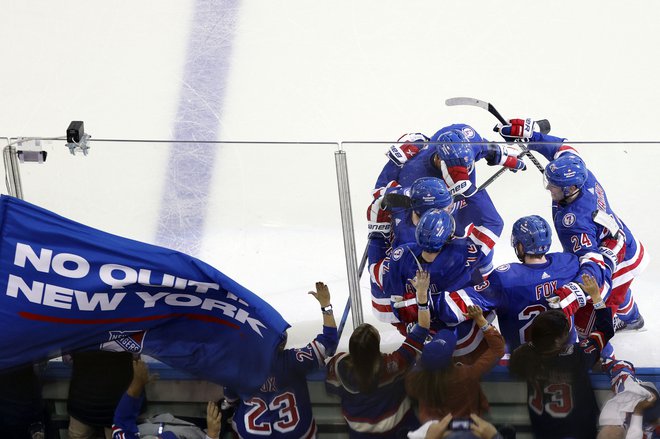 New York Rangers je v finalu vzhodne konference v NHL povedel z 1:0 v zmagah, potem ko je doma premagal branilca naaslov Tampo Bay. FOTO: Sarah Stier/AFP
