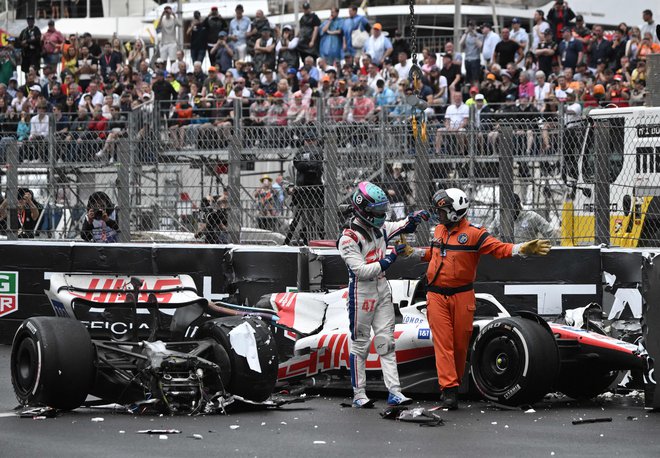 Mick Schumacher jo je srečno odnesel. FOTO: Loic Venance/AFP
