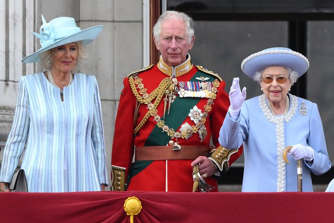Kako srečno je ljudstvo, za katero je največje doživetje videti kraljico. FOTO:&nbsp;Daniel Leal/AFP

