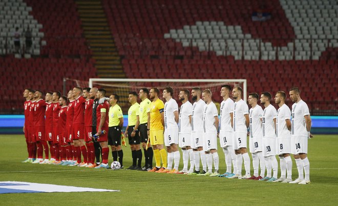 Slovenski nogometaši so visoko izgubili na gostovanju v Beogradu. FOTO: Novak Đurović/Reuters
