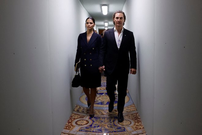 Ameriški igralec je Belo hišo in predsednika Bidna obiskal z ženo Camilo Alves McConaughey.

FOTO: Jonathan Ernst/Reuters
