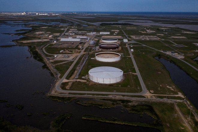 V Freeportu v ameriški zvezni državi Teksas so ameriške strateške rezerve nafte in plina ter največji ameriški izvozni LNG terminal. FOTO Adrees Latif/Reuters
