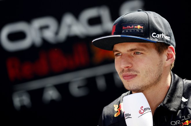 Max Verstappen je v Bakuju spregovoril novinarjem. FOTO: Murad Sezer/Reuters
