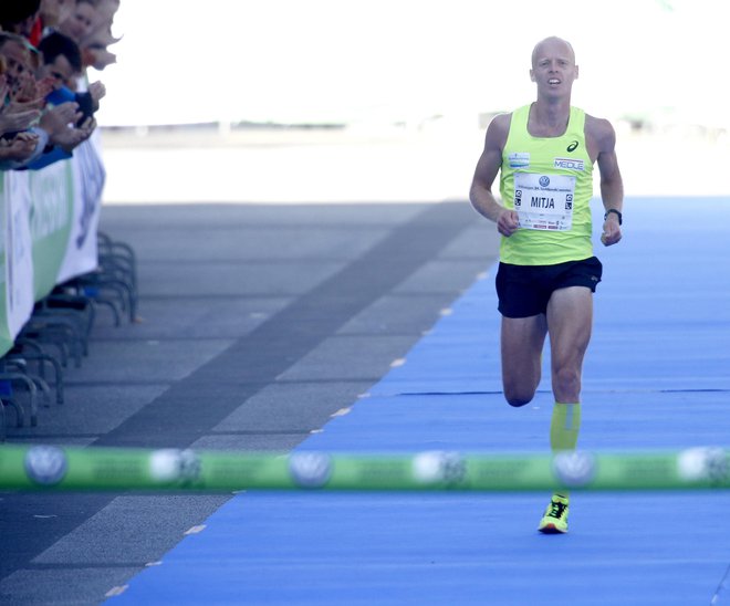 Je edini slovenski tekač, ki je postal državni prvak na razdaljah od 800 metrov do maratona. FOTO: Roman Šipić/Delo
